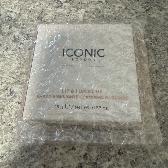NWOT🎉 ICONIC LONDON Lit & Luminous Baked Highlighter - Picture 4 of 4